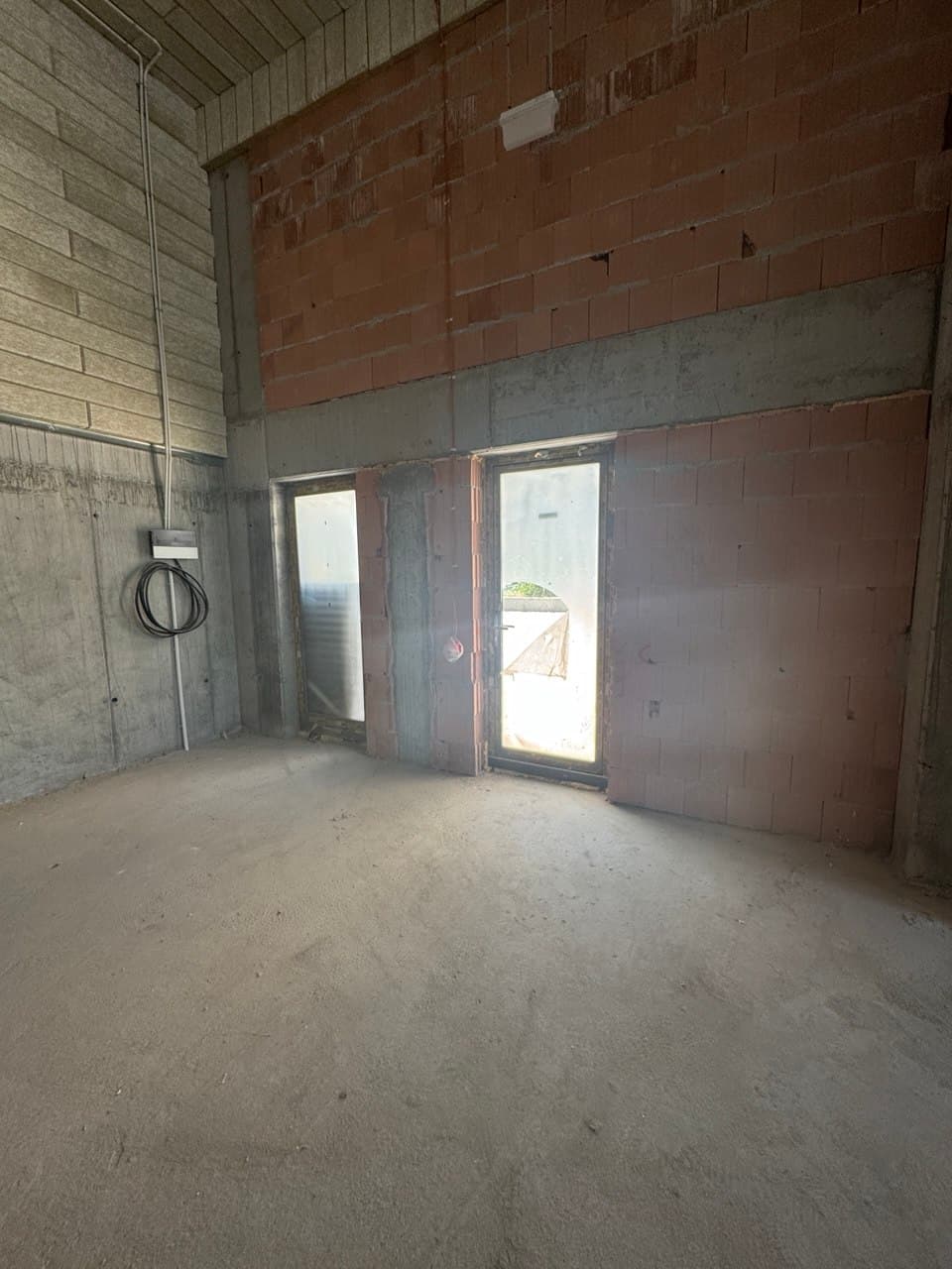 Laser leveling and interior perimeter baseline setup