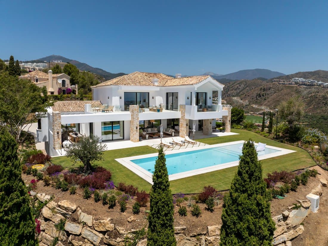 Experience Unparalleled Luxury In This Stunning In Marbella, Andalusia, Spain