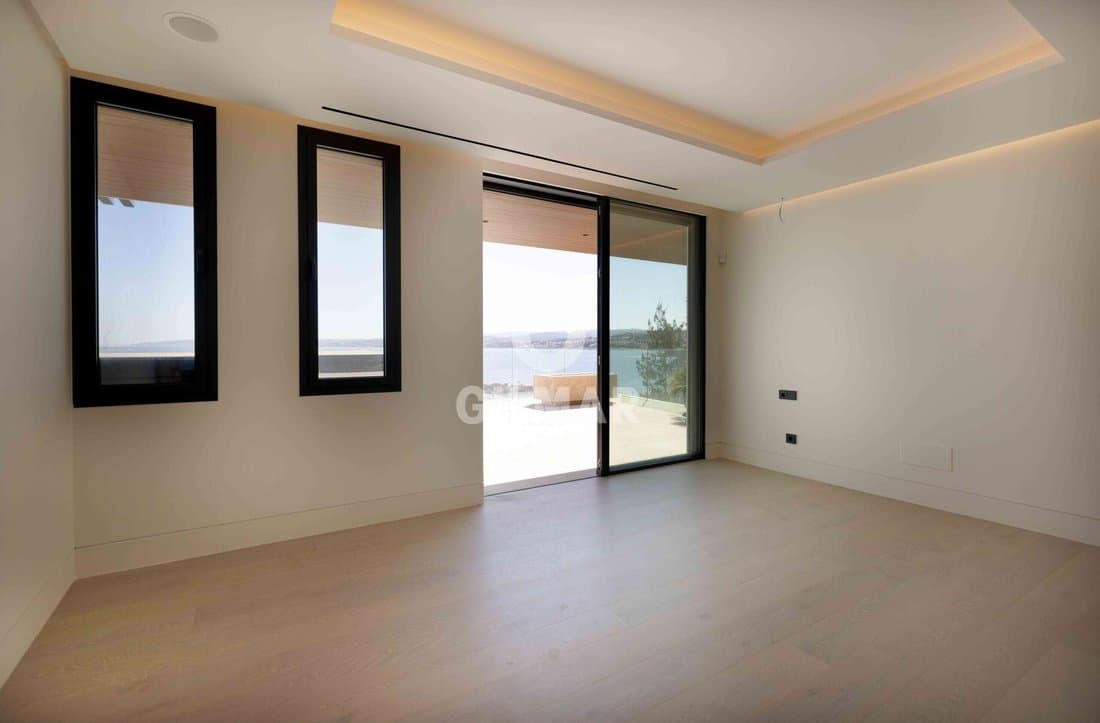 Gallery image 2