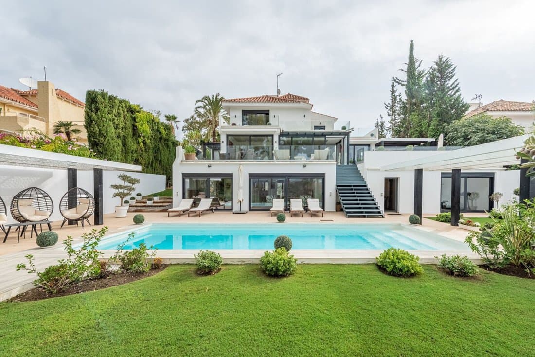 Villa In Nueva Andalucía In Nueva Andalucia, Marbella, Spain