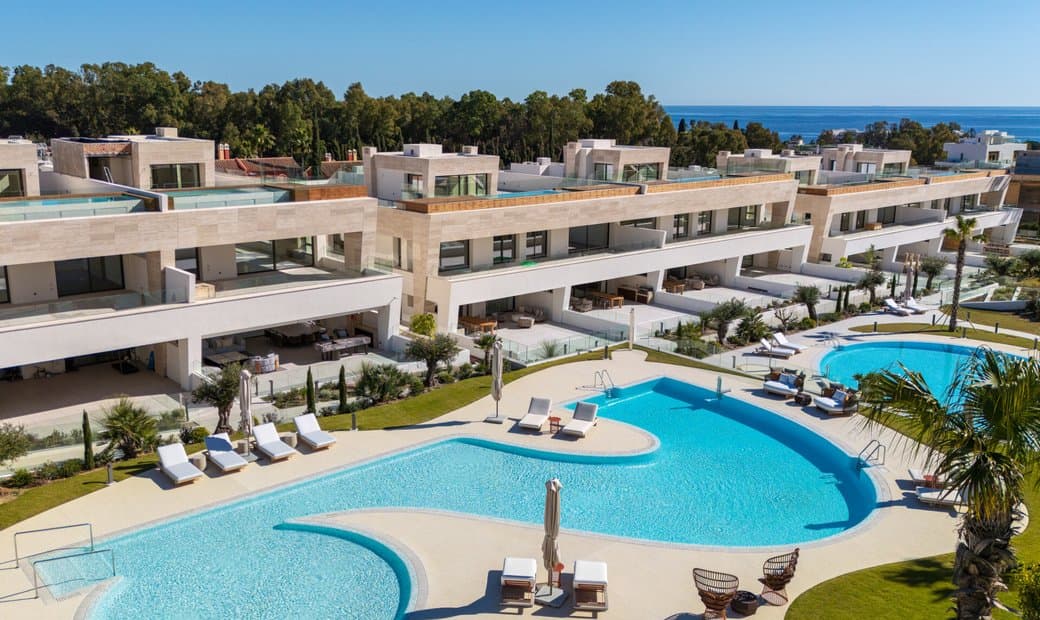 Elegant Ground Floor Residence In Epic Phase 3 In Golden Mile, Andalusia, Spain