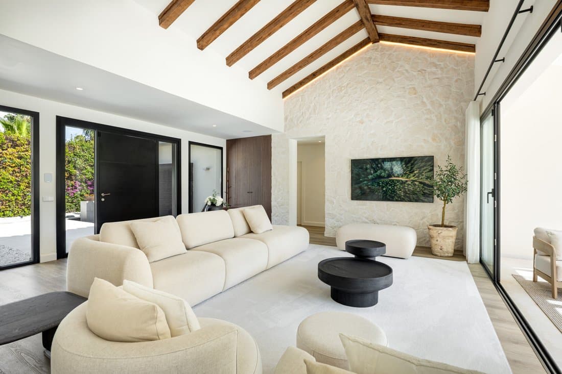 Villa Aria Beachside In San Pedro De Alcantara, Andalusia, Spain