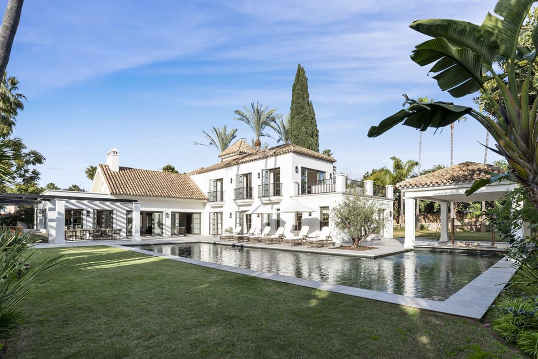 Elegant Contemporary Villa With Poolside In Nueva Andalucia, Marbella, Spain