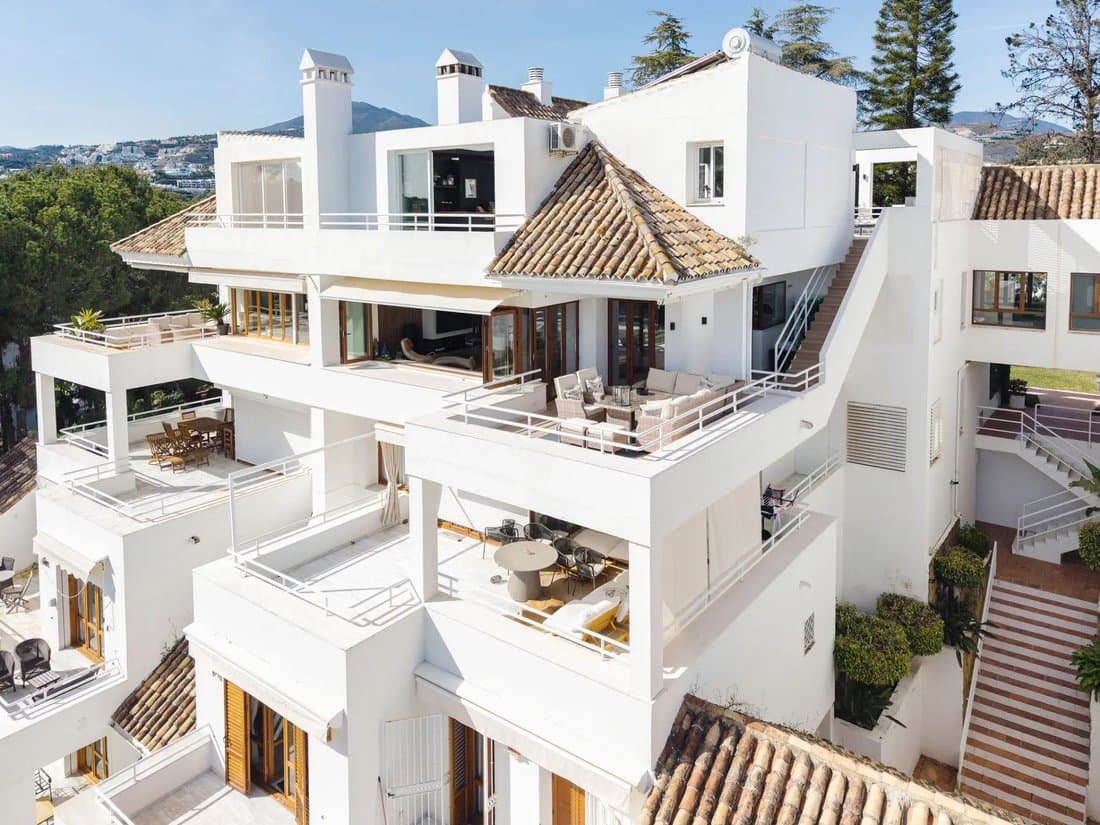 Penthouse Alcores In Nueva Andalucia, Marbella, Spain