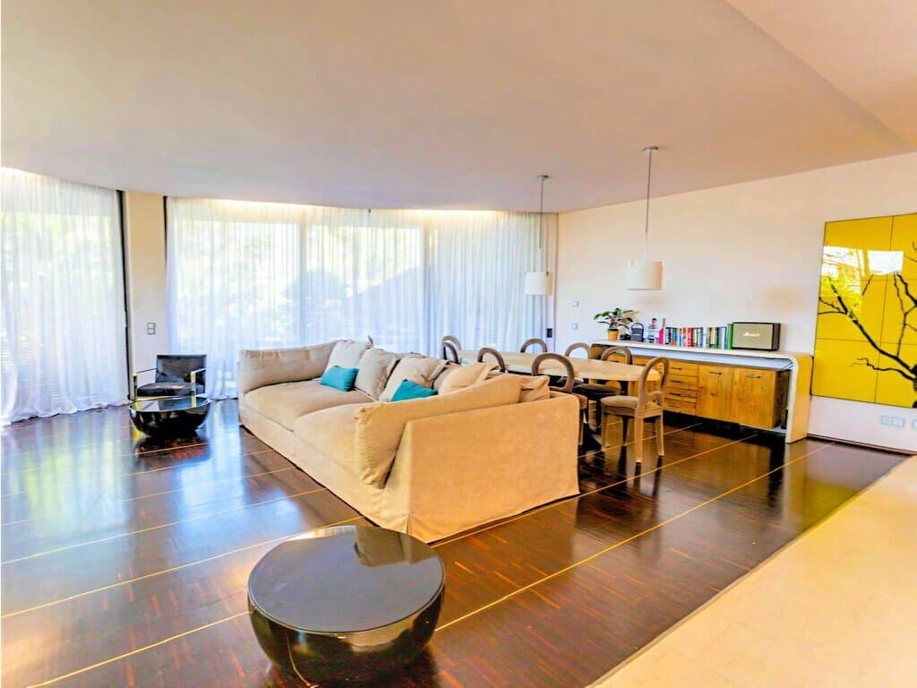 Gallery image 4