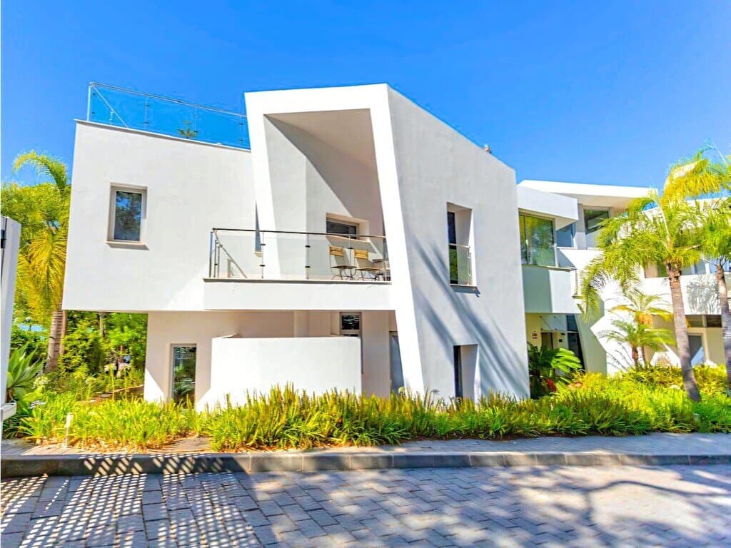 4 Bedroom Semi Detached Villa