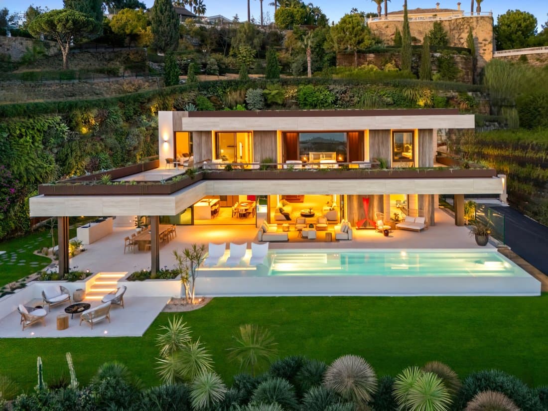 Exquisite Very Large Luxury Villa With Top Of The In Marbella, Andalusia, Spain