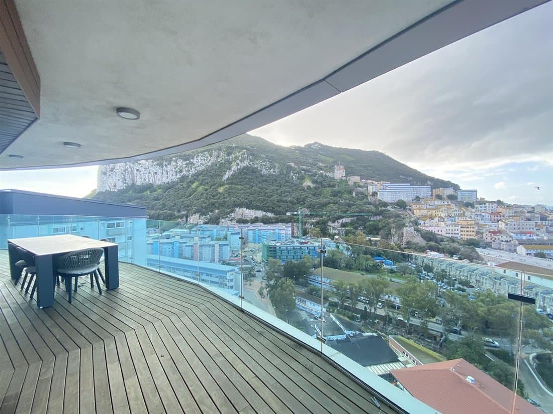 Lovely 3 Bedroom Apartment In Ocean Spa Plaza, In Gibraltar, Gibraltar