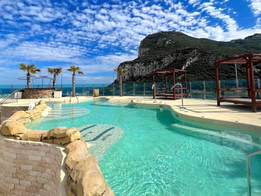 Stunning 3 Bedroom Apartment In Ocean Spa Plaza, In Gibraltar, Gibraltar